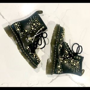 NWT 1460 MIDAS SMOOTH LEATHER GOLD STUDDED BOOTS
